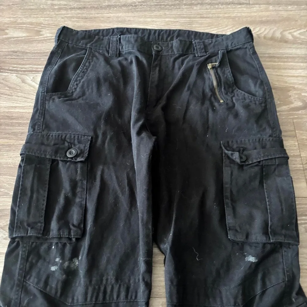 Vintage Y2K/2000s Baggy Black Streetwear Skater Style Paint Splatter Cargo Pants